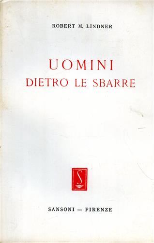 Uomini dietro le sbarre.